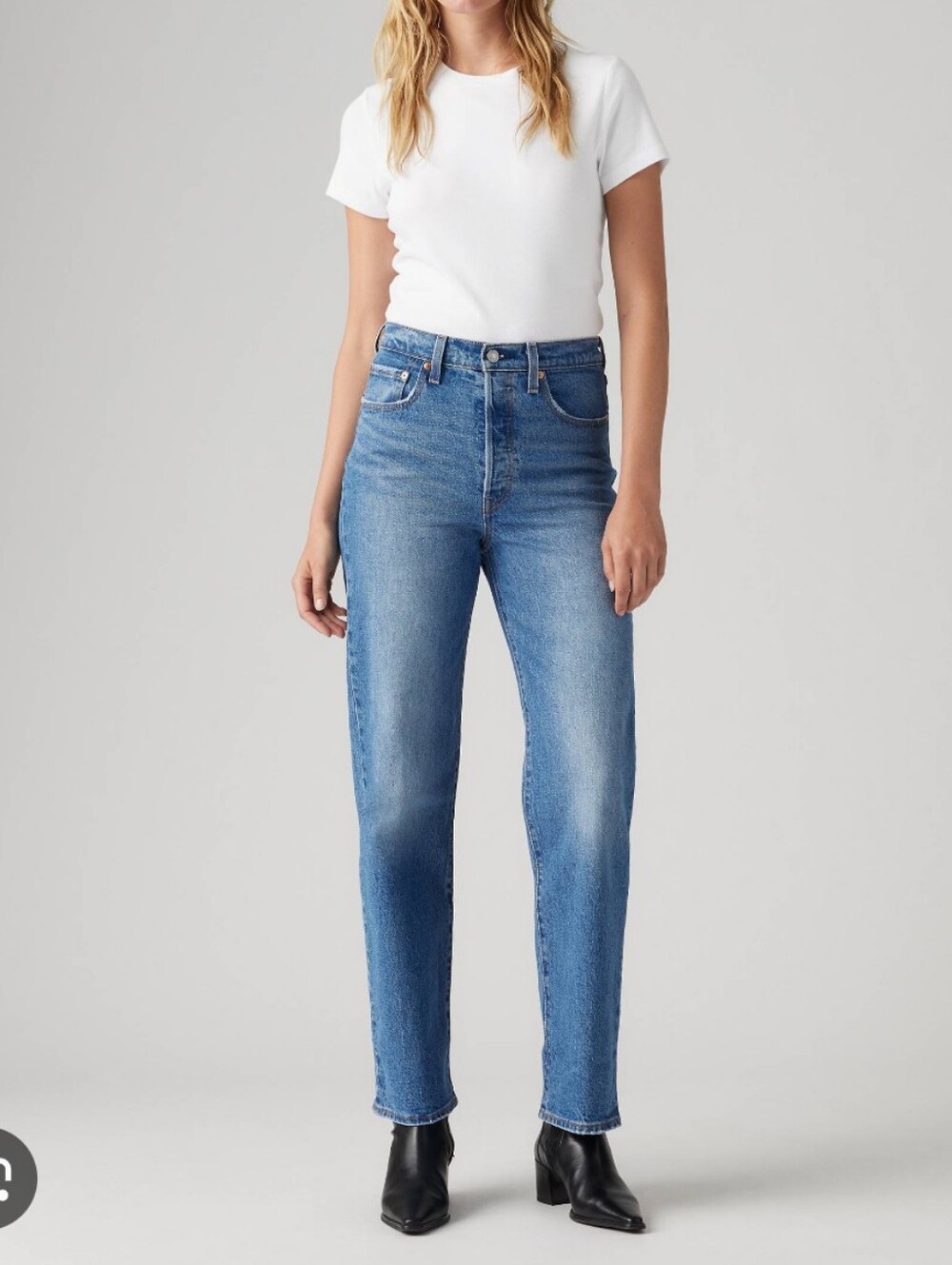 Levi's Straight Leg Jeans in Light Blue Wash